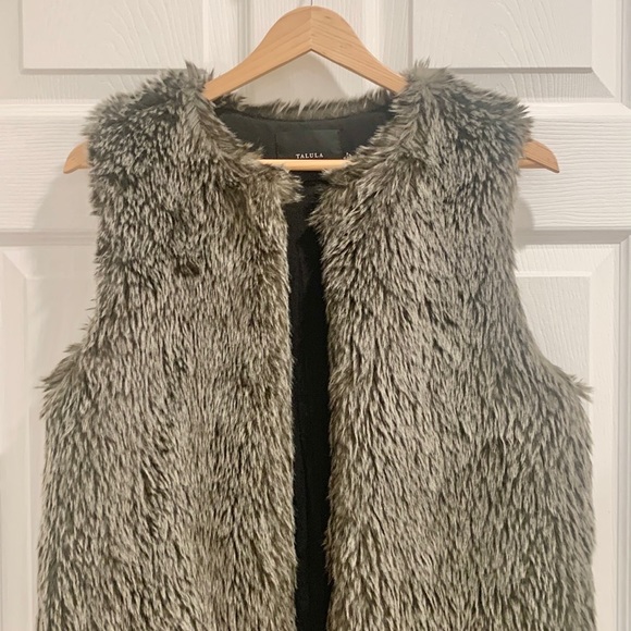 Aritzia Talula Faux Fur Vest Jacket - Picture 5 of 16